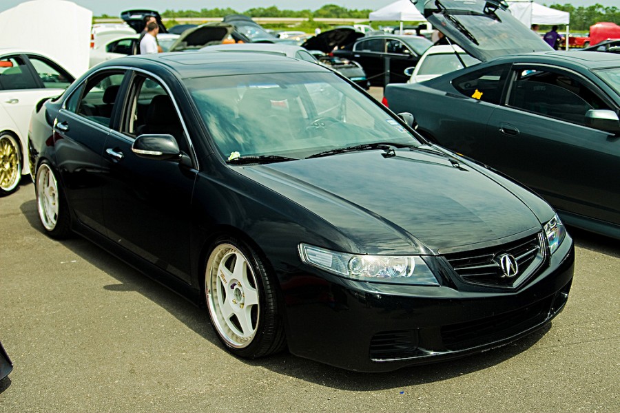Acura TSX CL9 Räder SSR Koenig Monster R18 8J ET35 205/40 9J 215/40