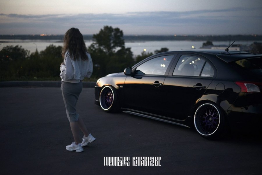 Mitsubishi Lancer X Räder Work VS-XX R18 10.5J 215/35 11J