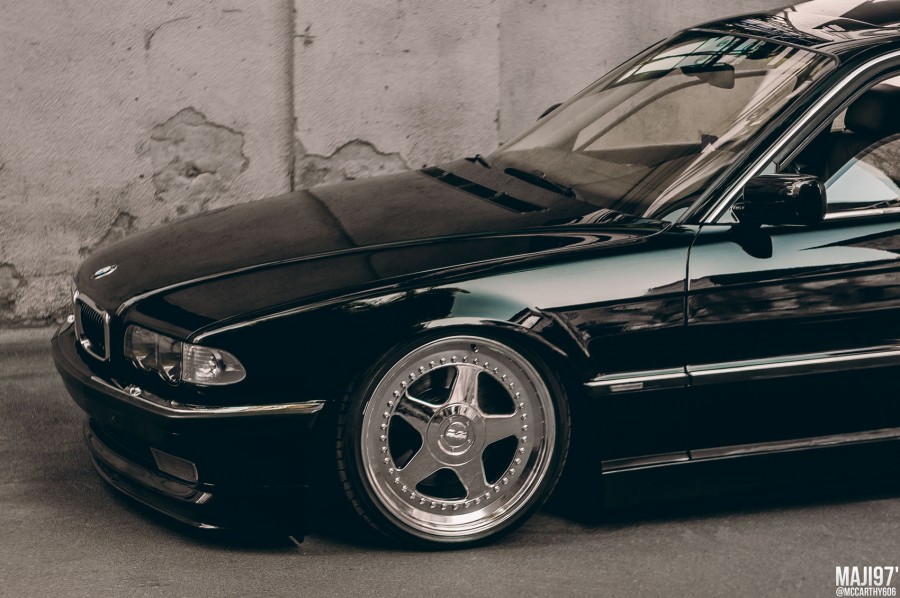 BMW 7 series E38 Räder OZ Racing Futura R19
