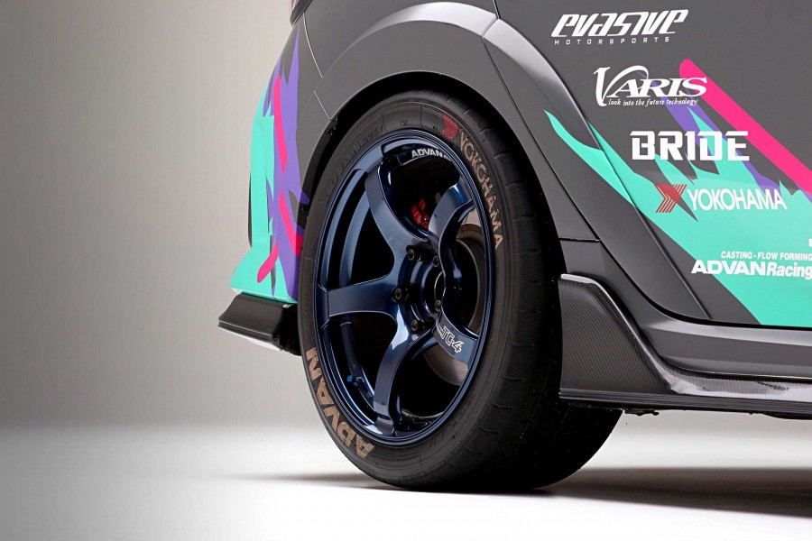 Honda Civic FC/FK Räder Advan Yokohama TC4 R18 9.5J 265/35