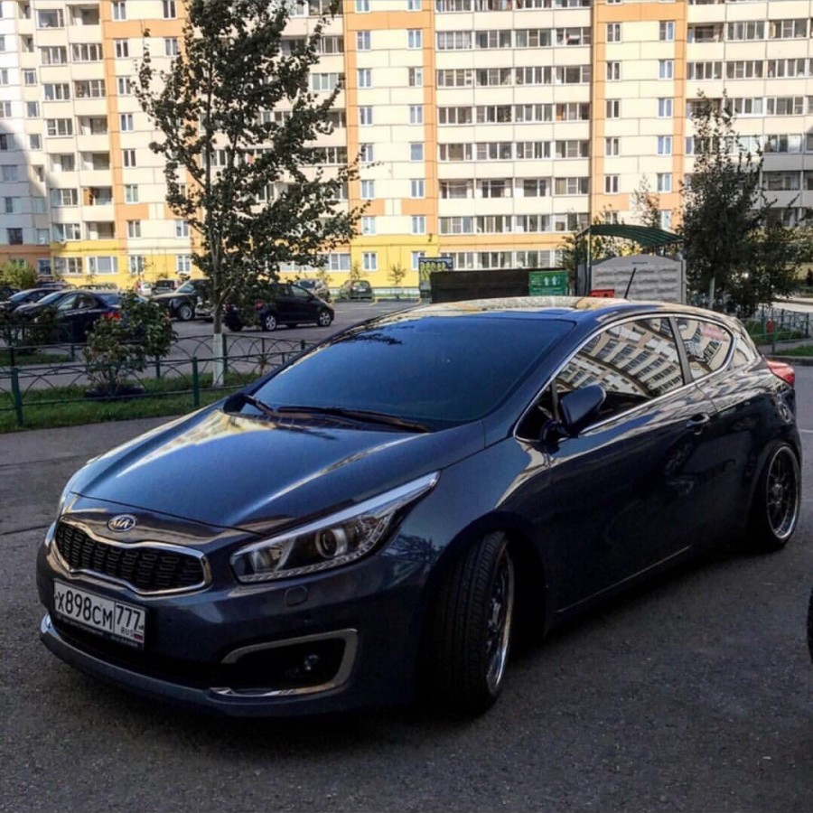 Kia Ceed ED Räder Zauber Mesh R18 8J ET40 9J