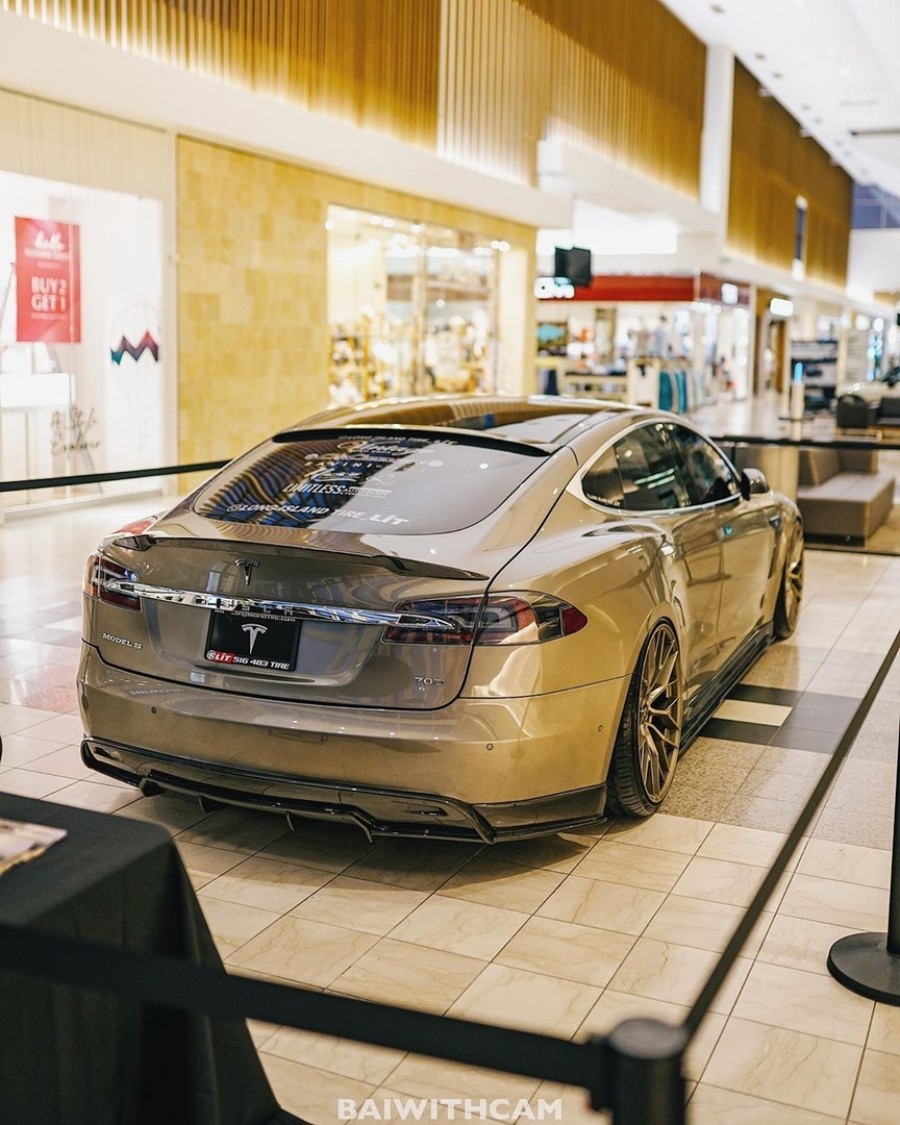 Tesla Model S Räder Savini SV-F 2 R20