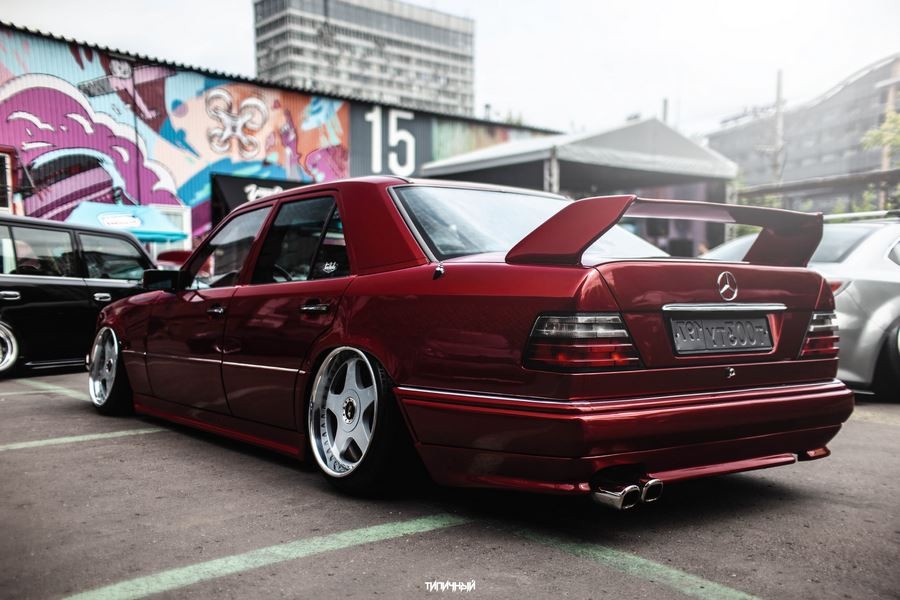 Mercedes-Benz E-Class W124 Räder SSR Koenig Monster