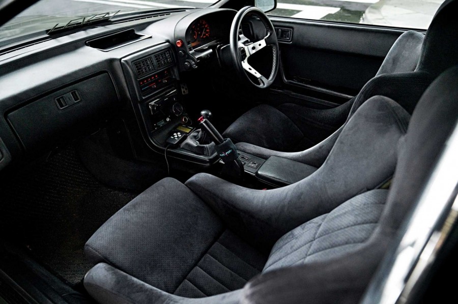 Mazda RX-7 FC Räder OZ Racing Futura R18