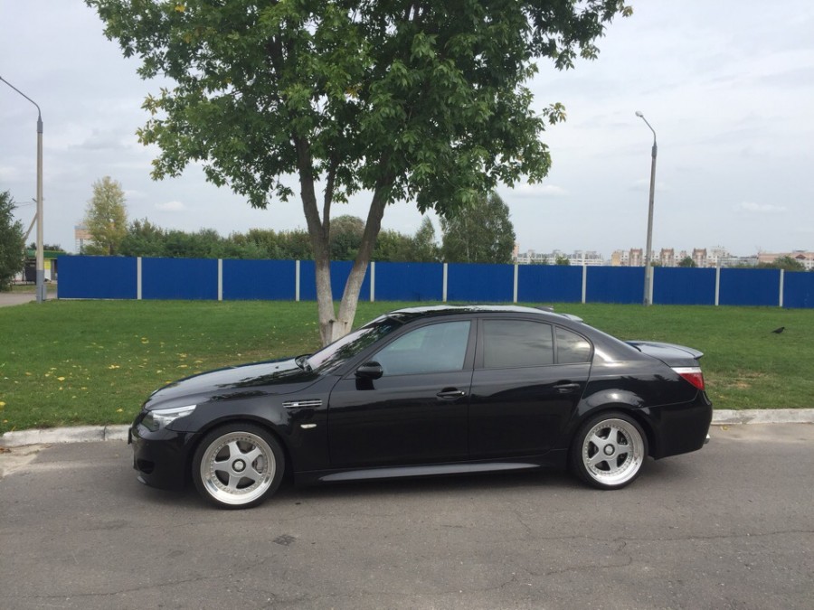 BMW 5 series E60 Sedan Räder OZ Racing Futura R19 9.5J 10.5J