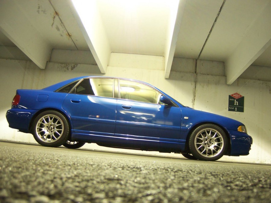 Audi A4 B5 Räder BBS CH R17 8.5J ET35 245/40