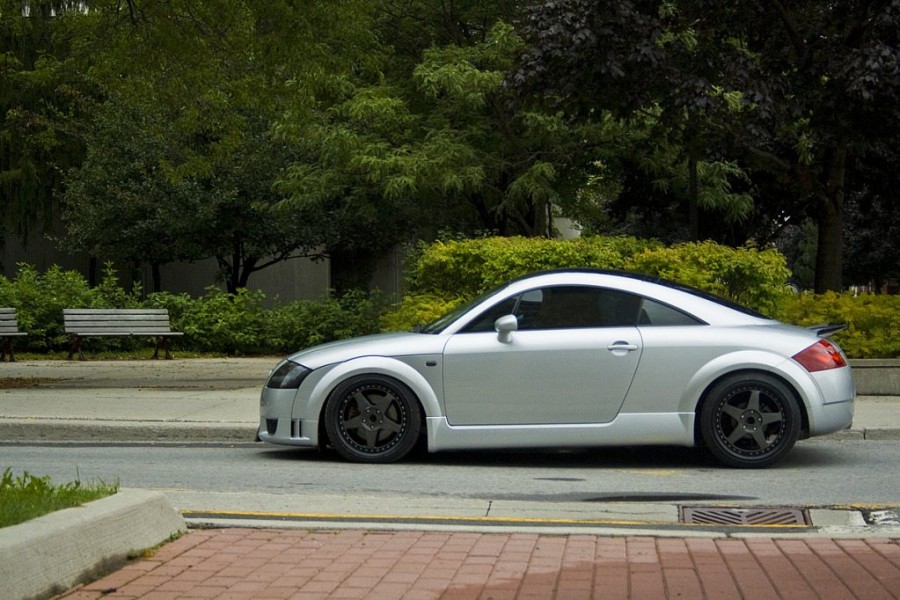 Audi TT Mk1 Räder Rays Sebring Zeiger 5 Sport R18 8J ET38 215/40 9J ET28