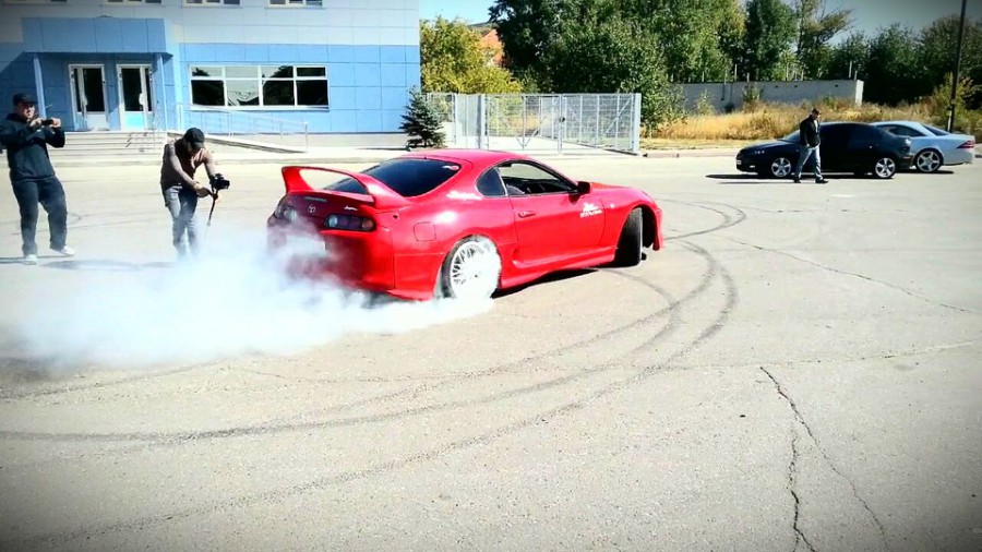 Toyota Supra A80 Räder OZ Racing 2jz-gte Ghost 