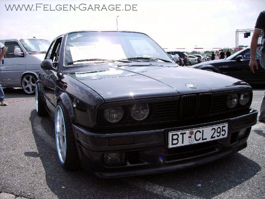 BMW 3 series E30 Räder Work Rezax 2 R18 9J ET13 215/35 10J 255/30