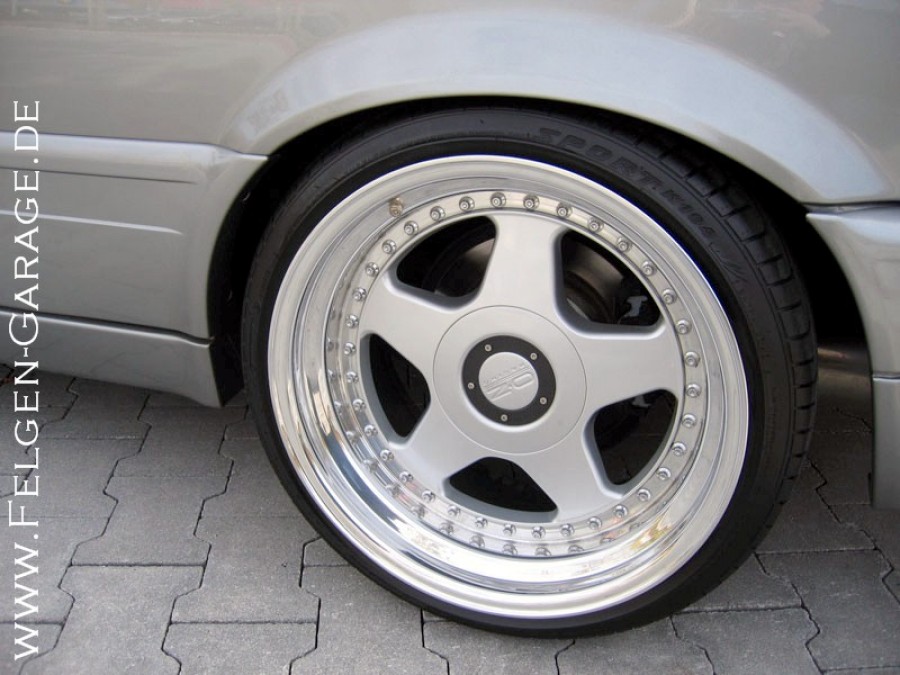 BMW 3 series E30 Räder OZ Racing Futura R17 8.5J ET8 205/40 9.5J ET5 225/35
