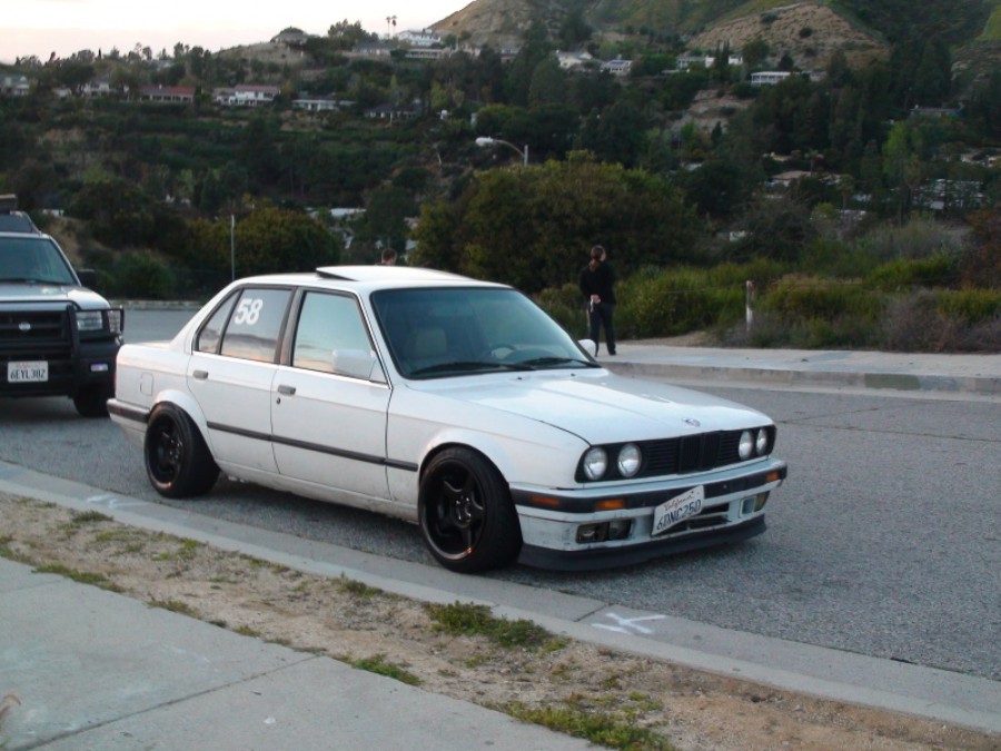 BMW 3 series E30 Räder Brock B1 R16 9J ET15 215/40