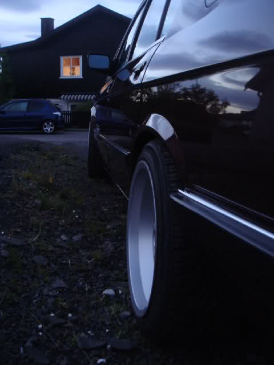 BMW 5 series E28 Räder Remotec A R16 9J ET9 215/40 Zic 