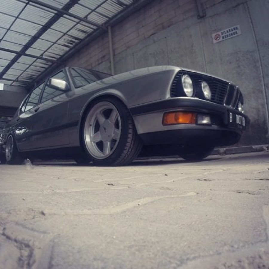 BMW 5 series E28 Räder AC Schnitzer Type 1 R17 8.5J ET13 205/45