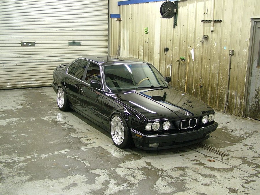 BMW 5 series E34 Räder Hayashi Racing Equipment 505 R17 8.5J ET-9 215/45 10.5J ET7 255/40