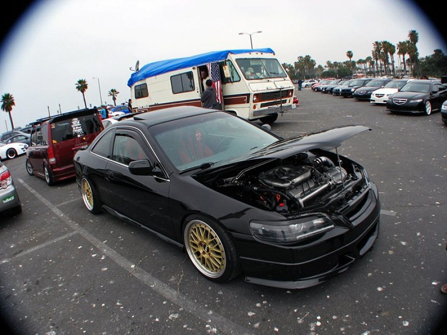 Honda Accord 6. Generation Räder BBS LM R18 8J ET35 215/40 9J ET40 225/40