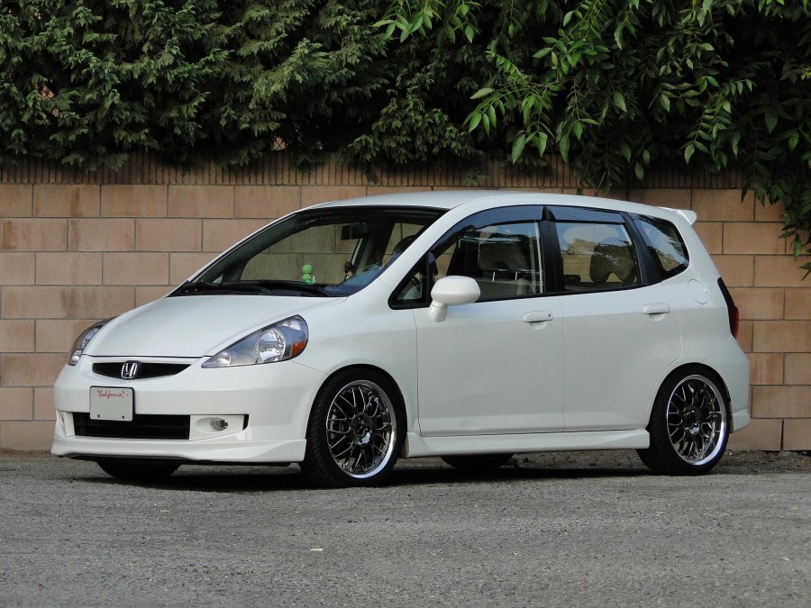 Honda Fit 2. Generation Räder Work Termist TM-1 R17 7J ET35 205/40 8J