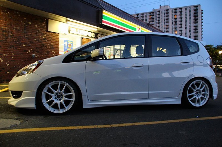 Honda Fit 2. Generation Räder Work Emotion CR KAI R18 7.5J ET42 215/35 ET32