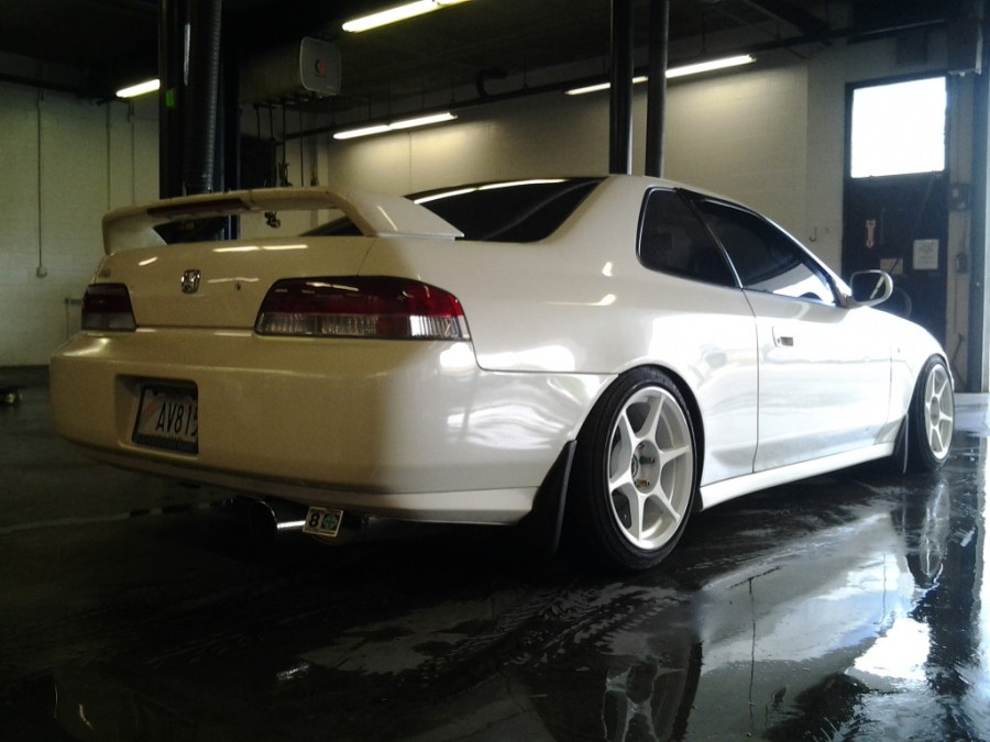 Honda Prelude BB5, BB6, BB7, BB8, BB9 Räder Kosei K1 Racing R16 8.5J ET37 205/45