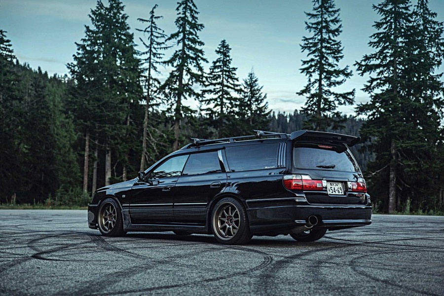 Nissan Stagea Räder Work Emotion XD9 R18 10J ET18 265/35