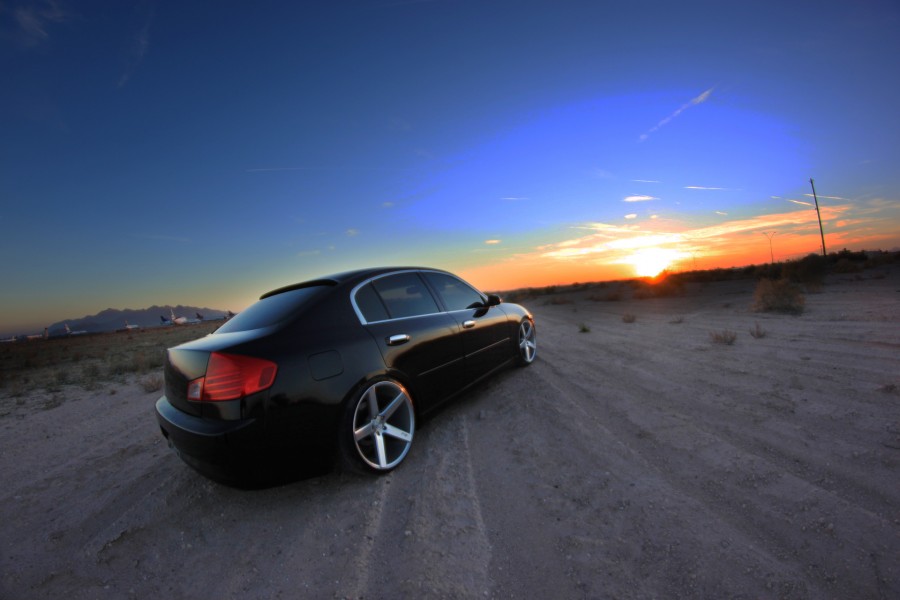 Infiniti G35 Sedan Räder R20 8.5J ET35 225/35 10.5J ET30 255/30