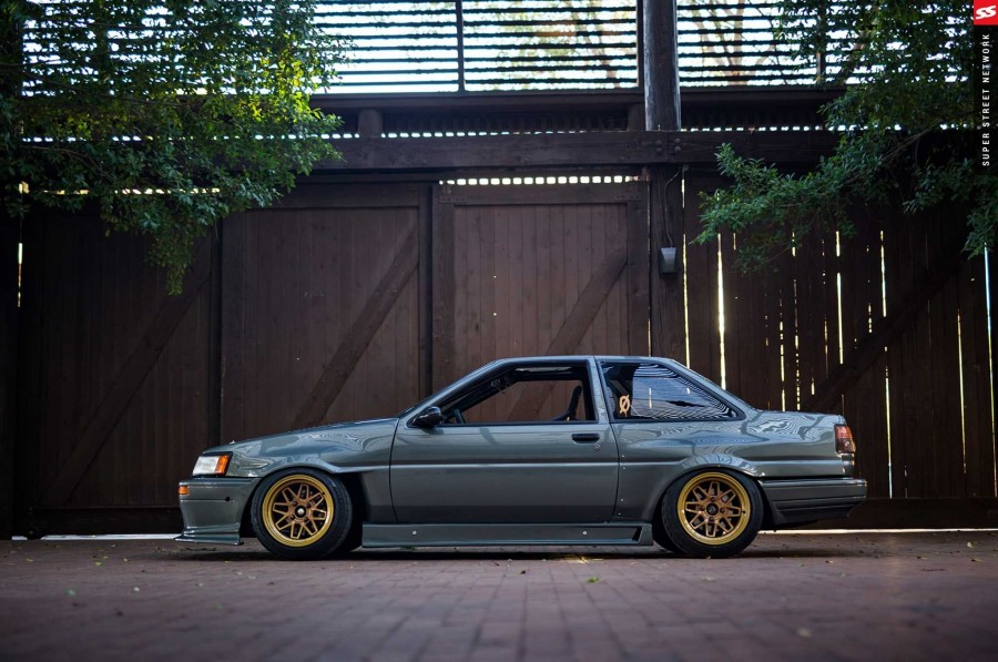 Toyota Corolla Levin AE85/AE86 Räder AME F Zero 2 R15 9.5J 205/50