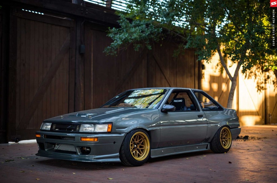 Toyota Corolla Levin AE85/AE86 Räder AME F Zero 2 R15 9.5J 205/50