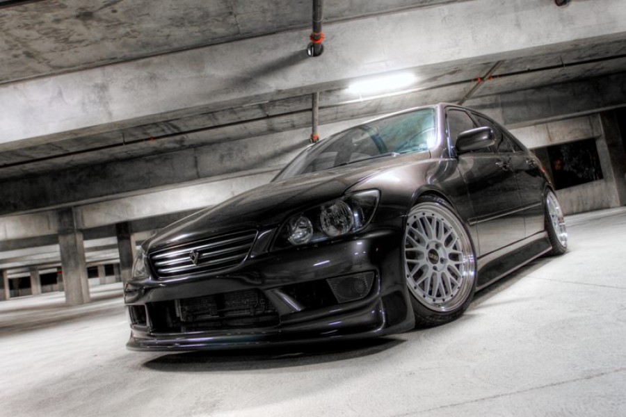Lexus IS XE10 Räder BBS LM R18 8J ET35 215/40 9J 225/40