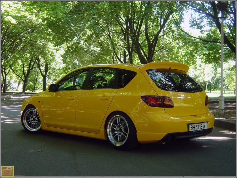 Mazda 3 1. Generation Räder Enkei RPF1 R17 9J ET45 215/45