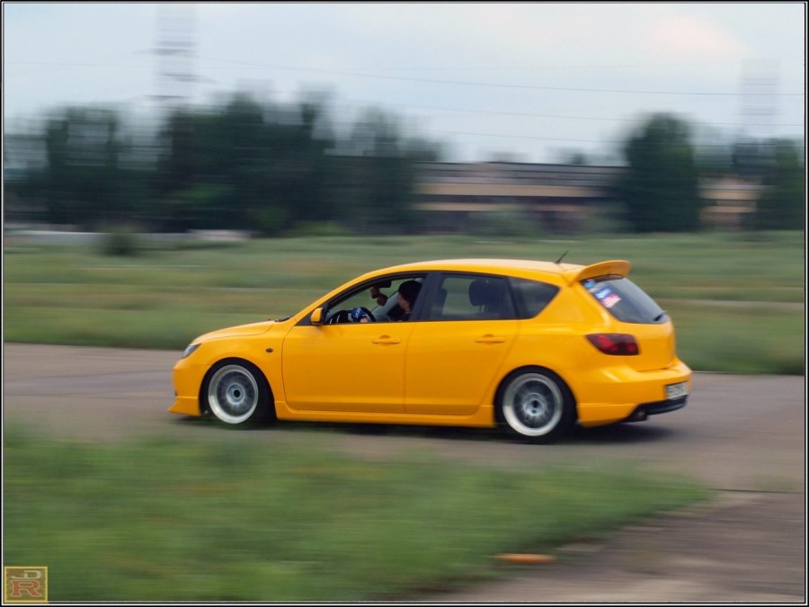 Mazda 3 1. Generation Räder Enkei RPF1 R17 9J ET45 215/45