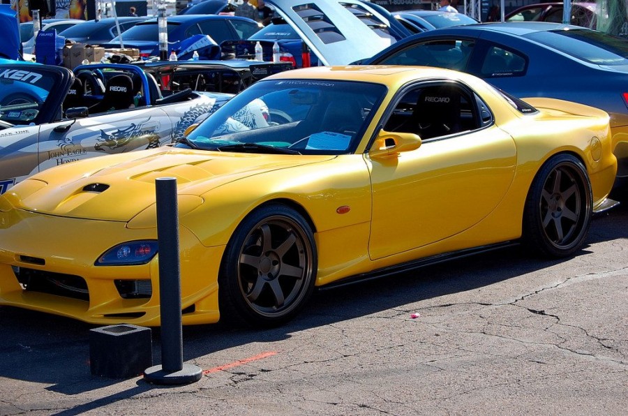 Mazda RX-7 FD Räder Rays Volk Racing TE37 R18 9.5J ET22 255/35 R19 10.5J 285/30