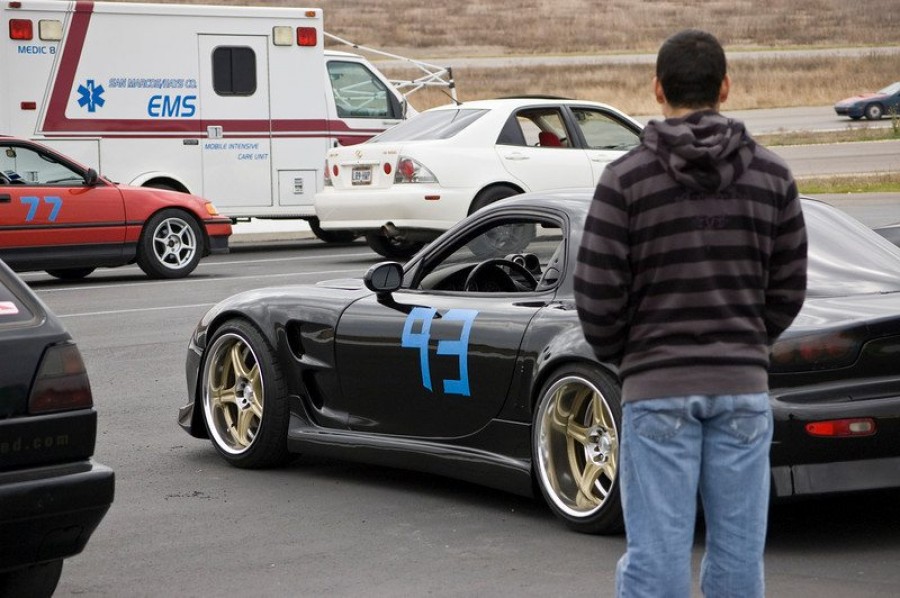 Mazda RX-7 FD Räder SSR D5R R18 9J 225/40 10.5J ET-26 265/35