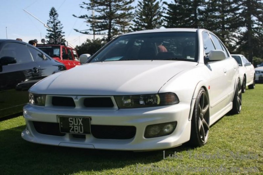 Mitsubishi Galant EA1, EA2, EA3, EA7, EC1, EC5, EC7 Räder OEM Nissan Skyline R34 GTR R18 9J ET30 225/40 235/40