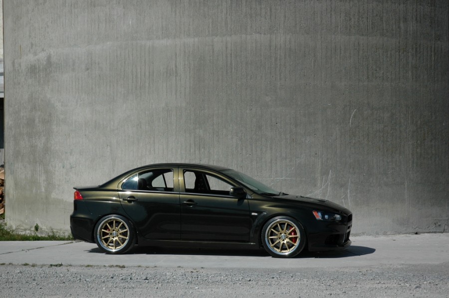 Mitsubishi Lancer Evolution X Räder Rays Volk Racing GT-F R19 9.5J ET17 245/35