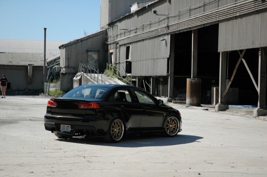 Mitsubishi Lancer Evolution X Räder Rays Volk Racing GT-F R19 9.5J ET17 245/35