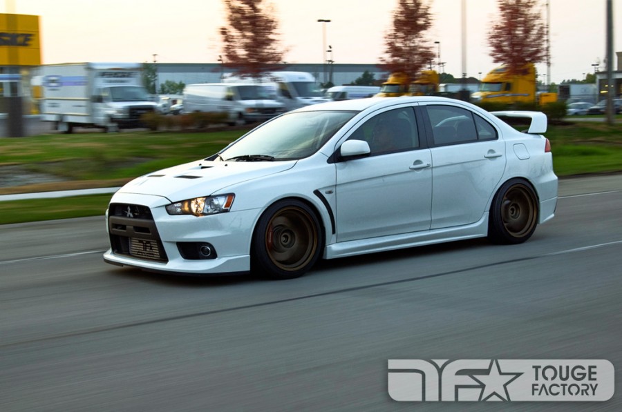 Mitsubishi Lancer Evolution X Räder Rays Nismo LM GT4 R18 10.5J ET15 265/35