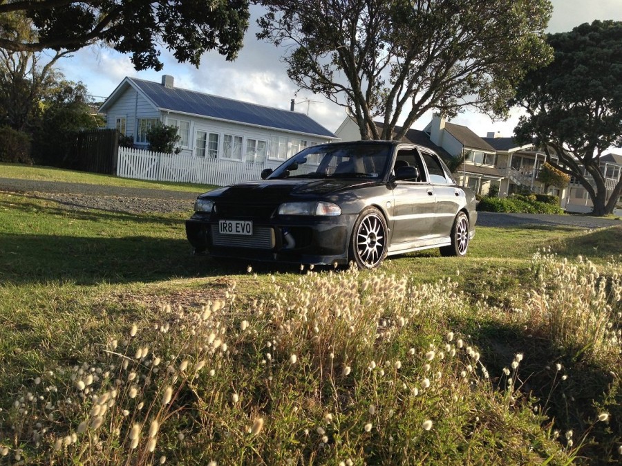 Mitsubishi Lancer Evolution I Räder .COM Racing Chrome R17 8J ET35 215/45