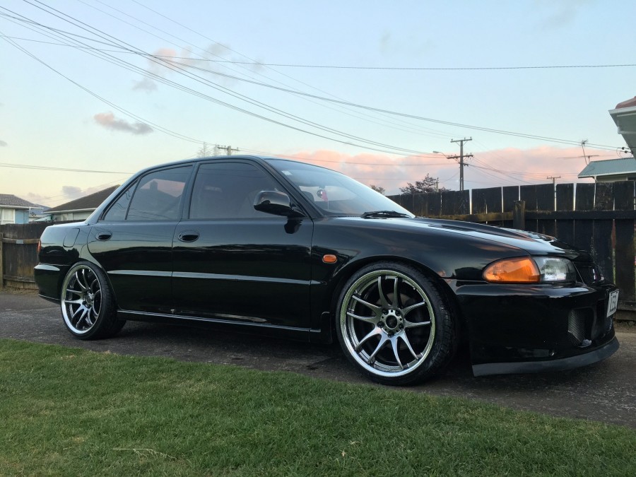 Mitsubishi Lancer Evolution I Räder Work Emotion CR KAI R18 8.5J ET24 215/35