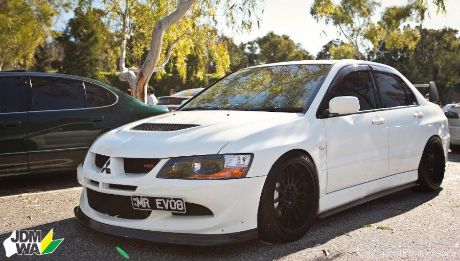Mitsubishi Lancer Evolution VIII Räder Rota SVN-R R18 10J ET20 235/40