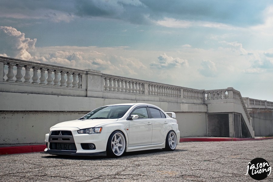 Mitsubishi Lancer Evolution X Räder Rays Volk Racing TE37 R19 10.5J ET12 265/30