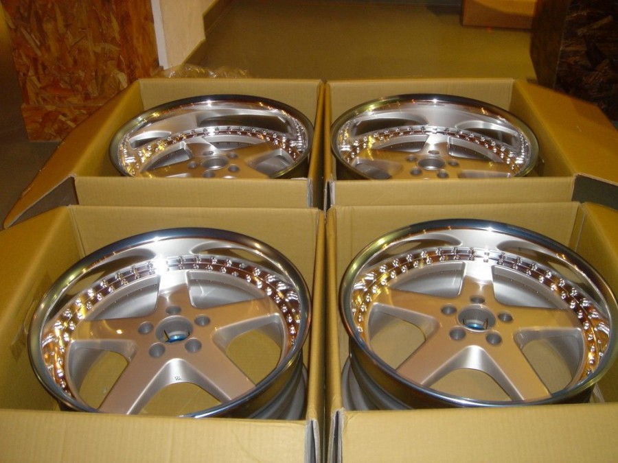 Nissan 350Z Räder Work Equip 05 R19 9.5J ET19 245/35 11J ET20 275/30