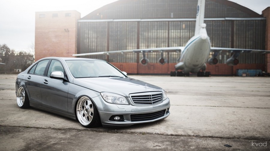 Mercedes-Benz C-Class W204 Räder OZ Racing MAE Monoblock R18 10J ET33 215/35 ET36