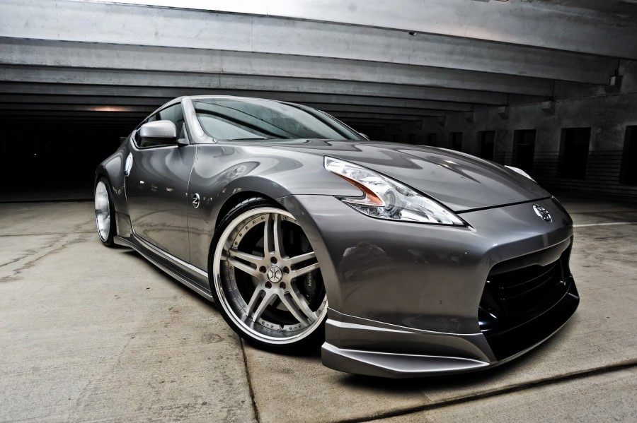 Nissan 370Z Räder Venaci Spirit R20 9.5J ET10 255/30 11J ET5 305/25