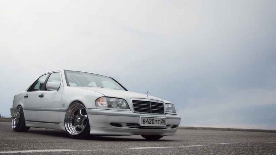 Mercedes-Benz C-Class W202 Räder RH ZW1 R17 10J ET18 215/40 11.5J ET7 235/35