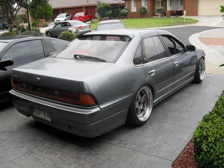 Nissan Cefiro Räder SSR Professor SP1R R17 9.5J ET5 215/40 ET22 235/40