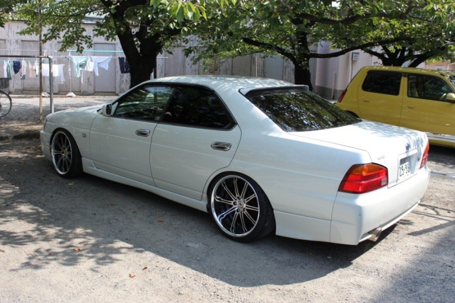 Nissan Laurel C35 Räder Work Schwert SC1 R19 9J 215/35 9.5J ET5 235/35