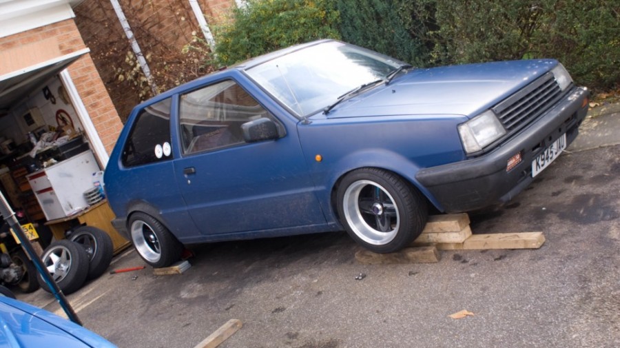 Nissan March/Micra K10 Räder Revolution R13 7J ET-7 175/50