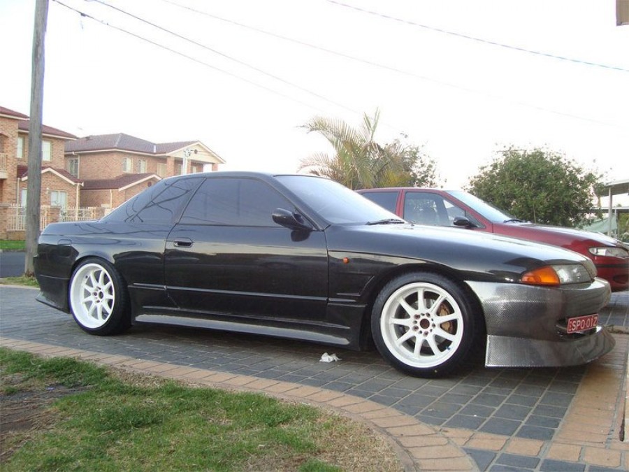 Nissan Skyline R32 rines Work Emotion XD9 17″ 9.5J ET15 225/45 18″ 10J ET18 235/40 coupe 