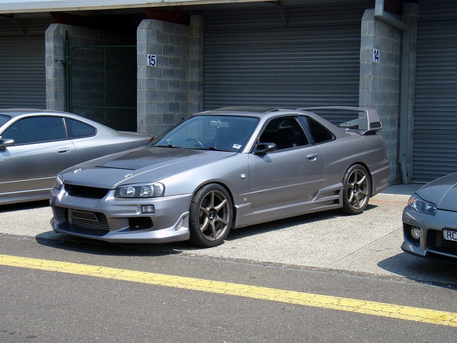 Nissan Skyline R34 rines OEM Nissan Skyline R34 GTR 18″ 9J ET30 245/40