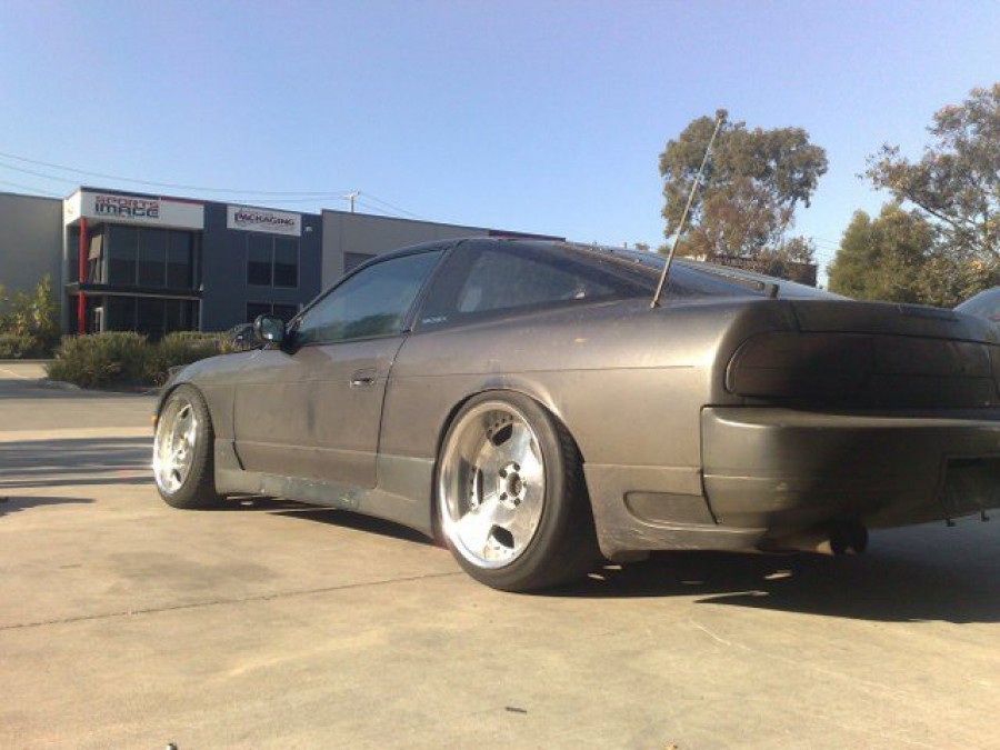 Nissan 180SX/200SX/240SX rines Rays Victrix Brainer 18″ 9J ET25 235/40 11J ET20 265/40