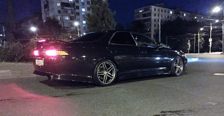 Toyota Mark II 90 rines AVS Model 5 18″ TourerV 